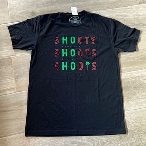 Hawaiian style shirt, mens large, NWT, Shoots design